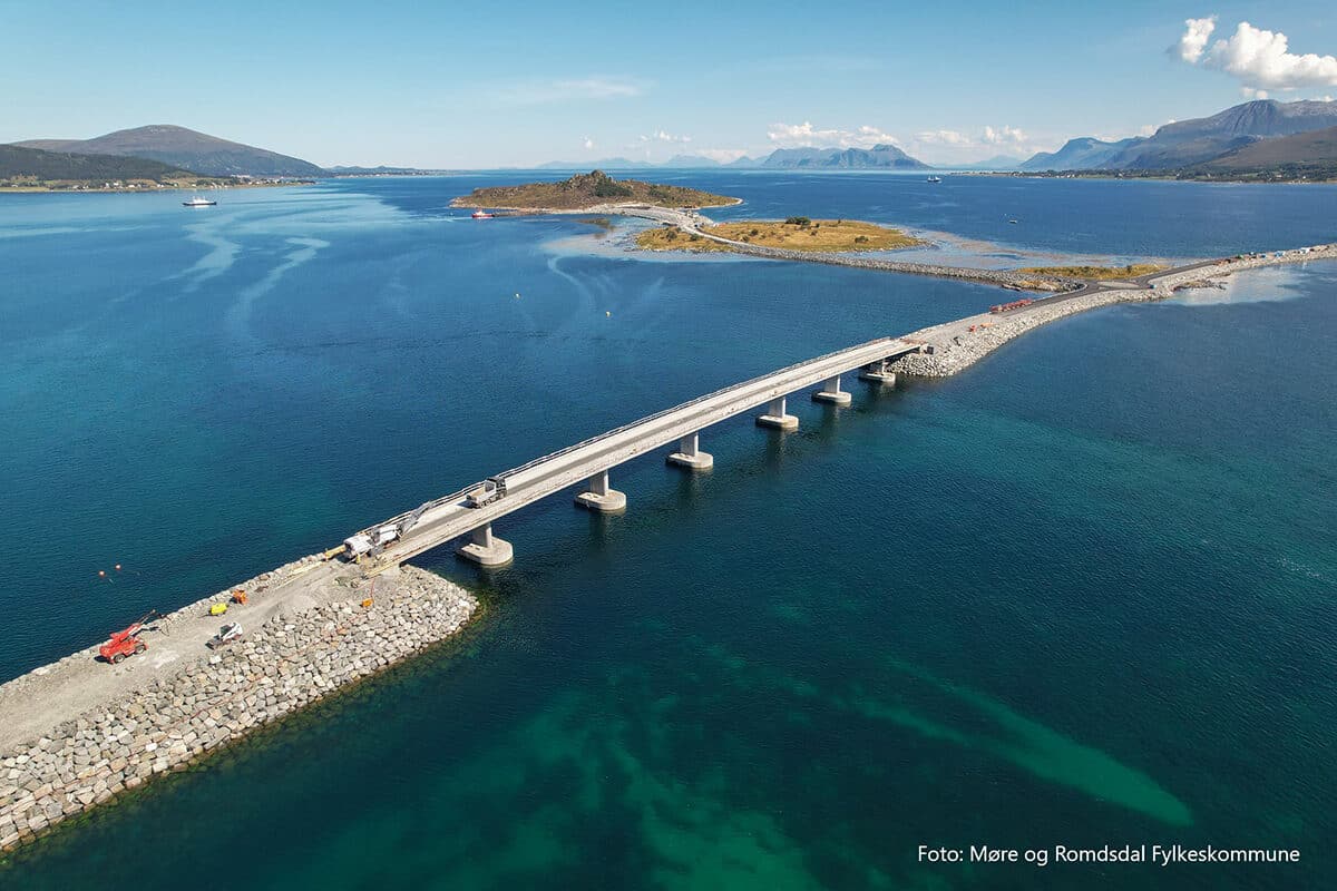 hrc-projecten - Nordøyvegen - luchtfoto van een brug