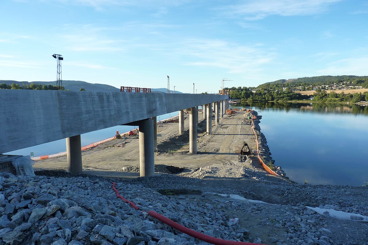 hrc-projecten- spoorbrug Minnevika - uitzicht langs de brug